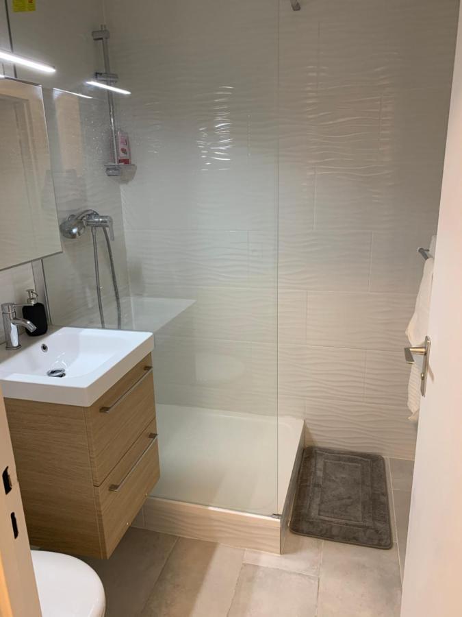 Апартаменти Lovely Studio Saint Jean Cachan, 20 Minutes From Luxembourg Gardens On Rer B And 350 M From Bagneux Rer B Екстер'єр фото