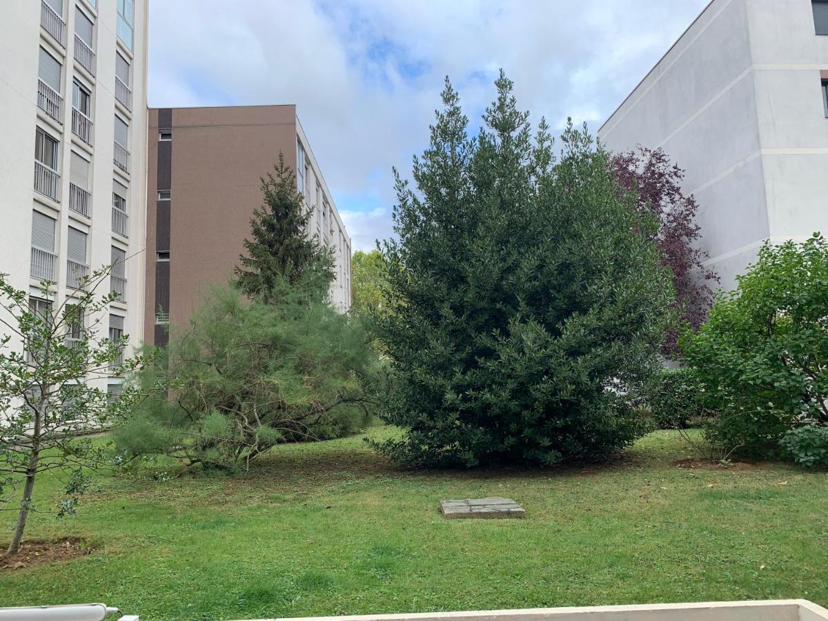 Апартаменти Lovely Studio Saint Jean Cachan, 20 Minutes From Luxembourg Gardens On Rer B And 350 M From Bagneux Rer B Екстер'єр фото